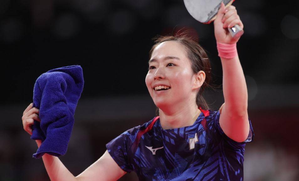 依然保持执 依然保持执