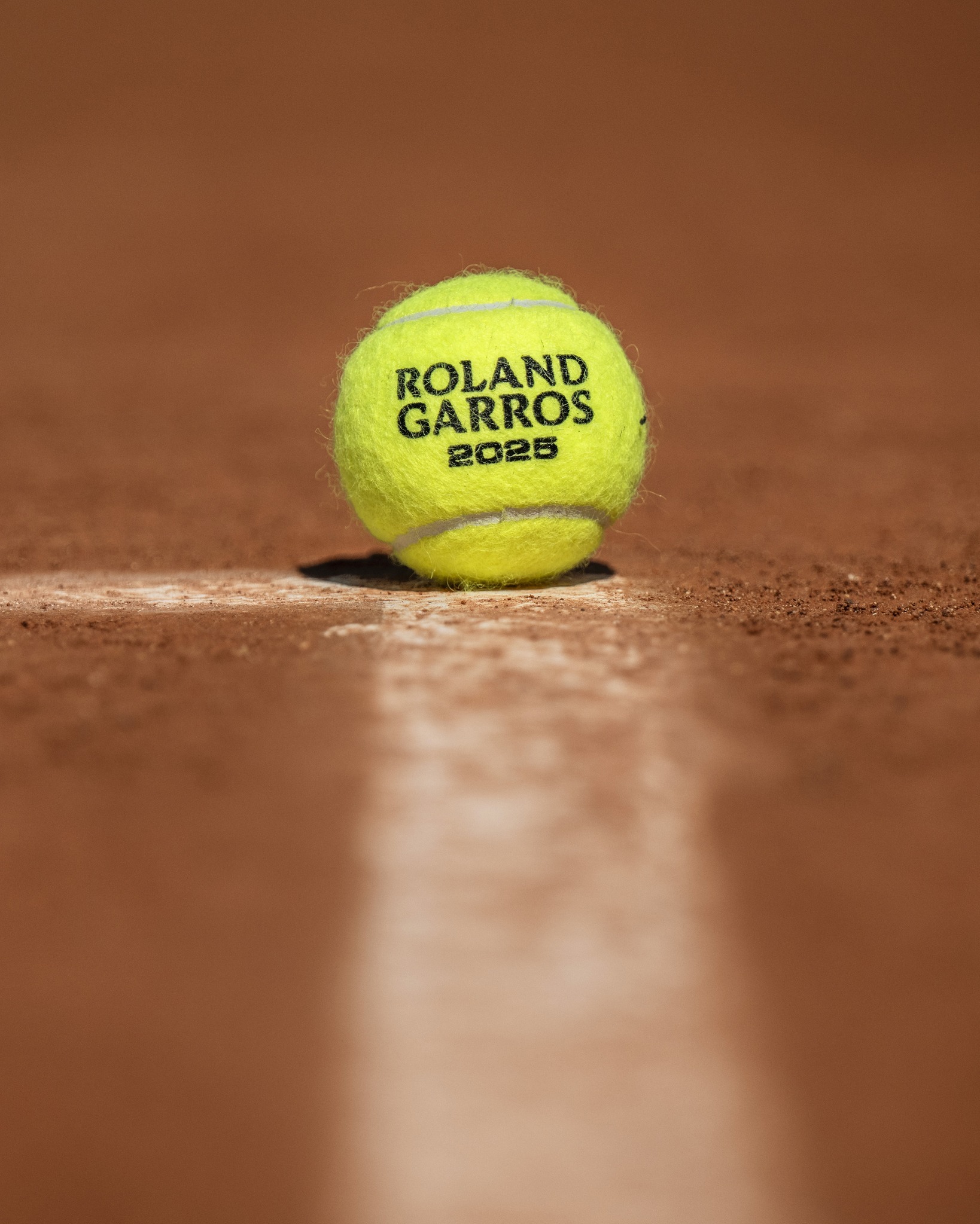 沿右侧推进 沿右侧推进